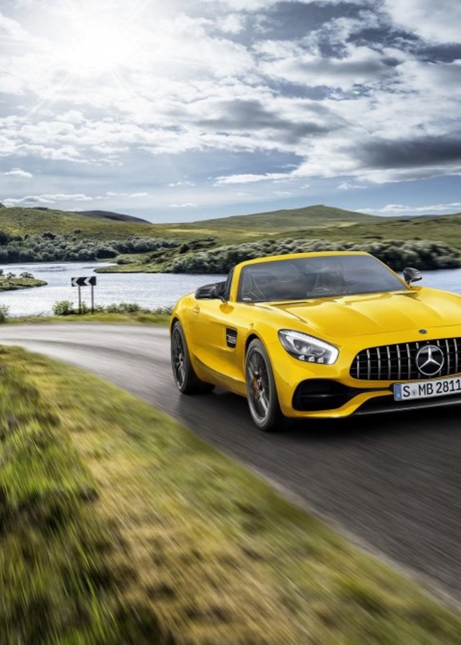 السيارة من الداخل