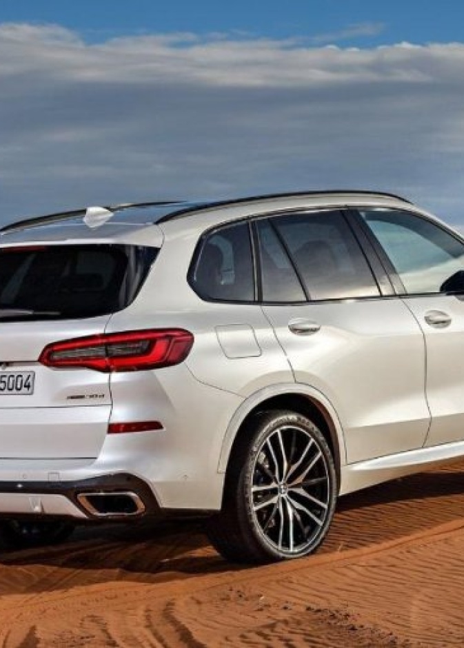 أدخلت BMW جملة من التحسينات الداخلية والخارجية