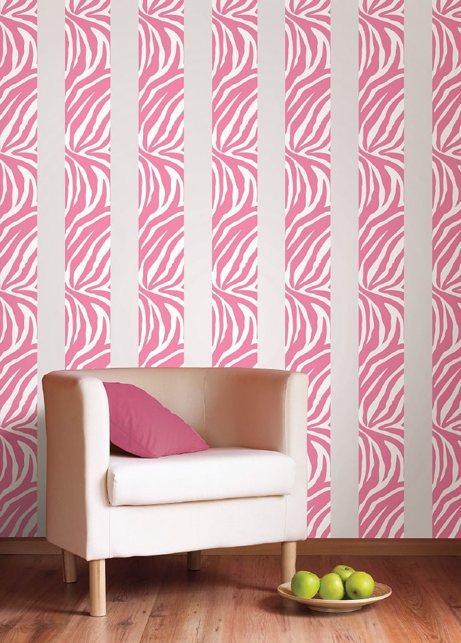 الزهور إضافة أنيقة على ديكور الجدار المقلم