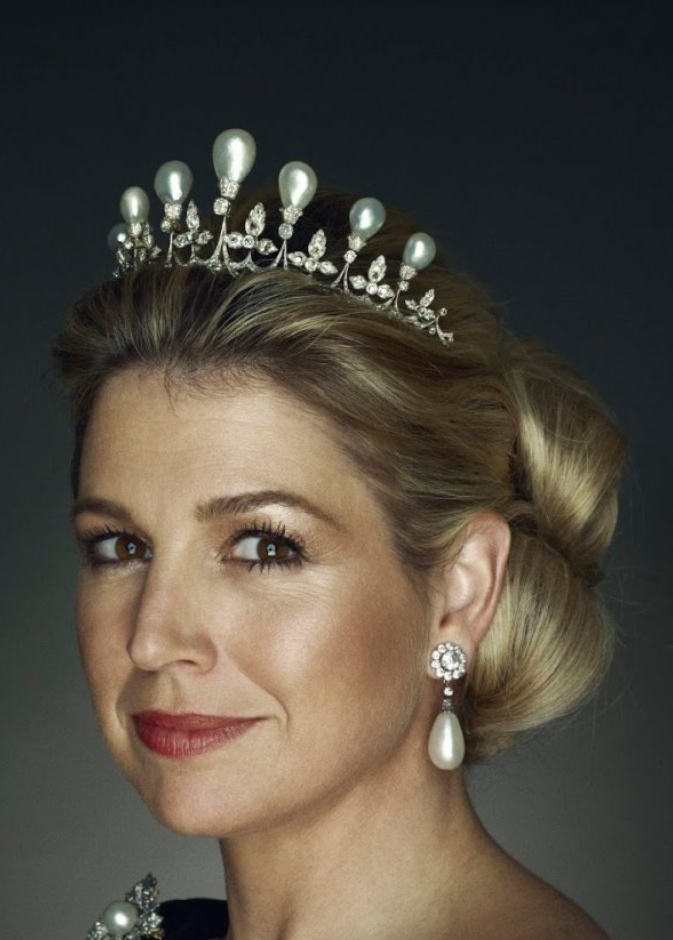  الملكة ماكسيما بمجوهرات اللؤلؤ