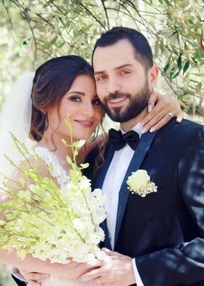  محمد باش مع عروسته