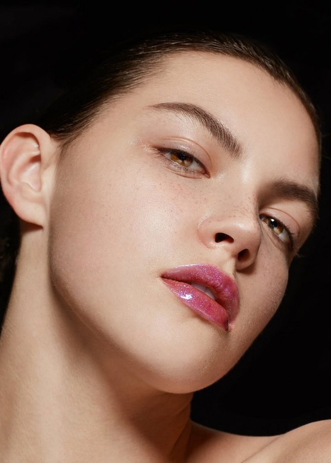  لمعة بنفسجية وفضية مميزة