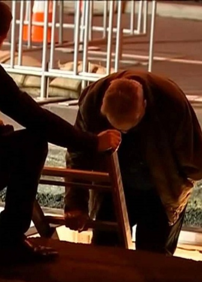 بعد دفنه لثلاثة أيام كاملة في حاوية