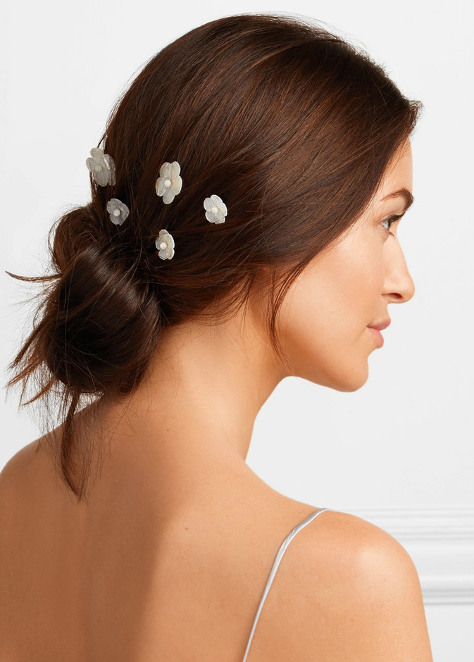 اكسسوارات ناعمة وأنيقة لشعر العروس