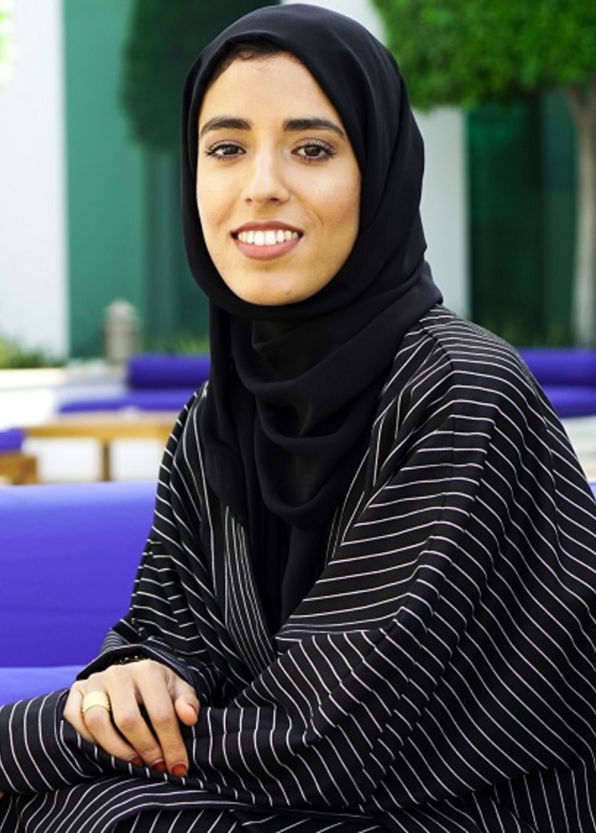 المصممة عذراء خميس