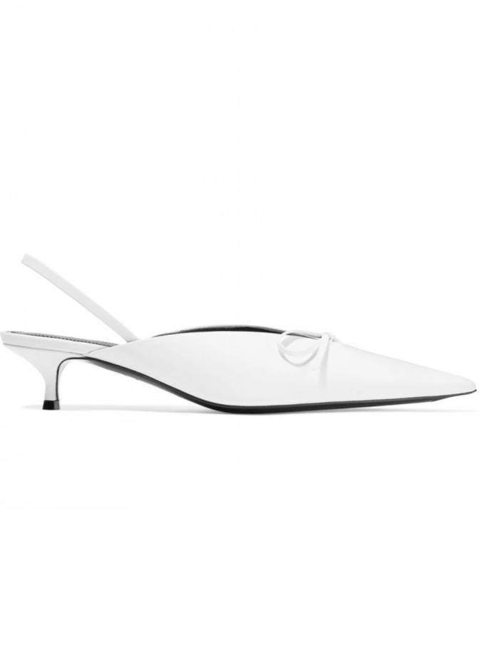  من CHRISTIAN LOUBOUTIN حذاء مزين بالمسامير المعدنية