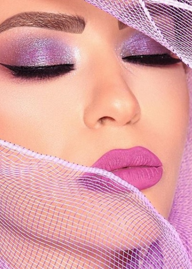 مكياج رائع بلمسة بنفسجية للعروس