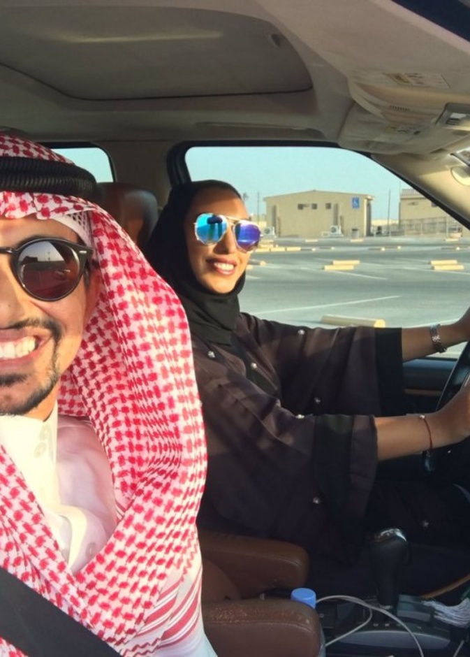 مجمعات تجارية تخصص مواقف للنساء في السعودية