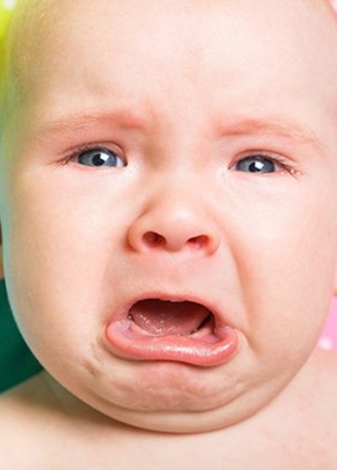 كثرة بكاء الطفل الرضيع يوسع رئتيه من المعتقدات الخاطئة عند الأمهات فانتبهي لذلك.