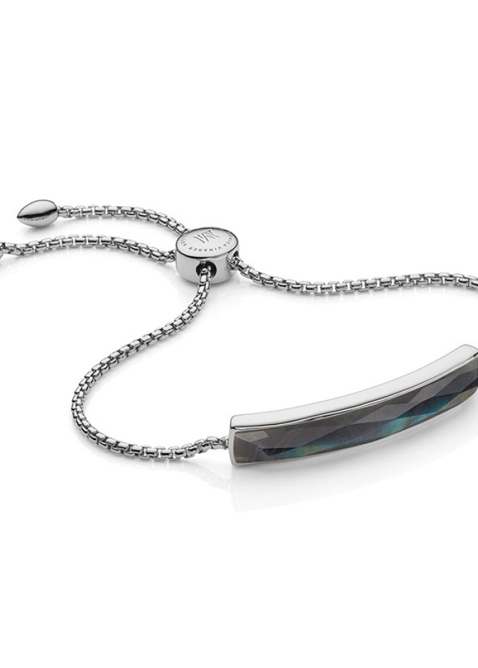 مجموعة أساور Baja Facet من Monica Vinader.. إضافة متميزة إلى إطلالتك اليومية