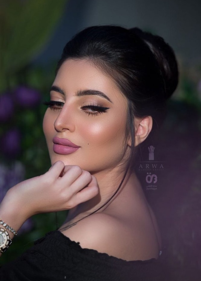 مكياج وردي من خبيرة التجميل أروى