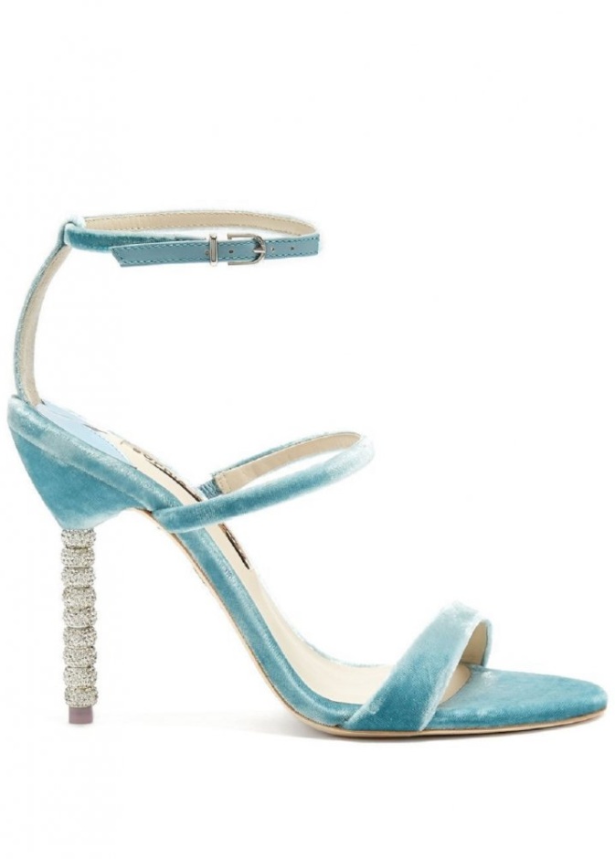 حذاء من miu miu