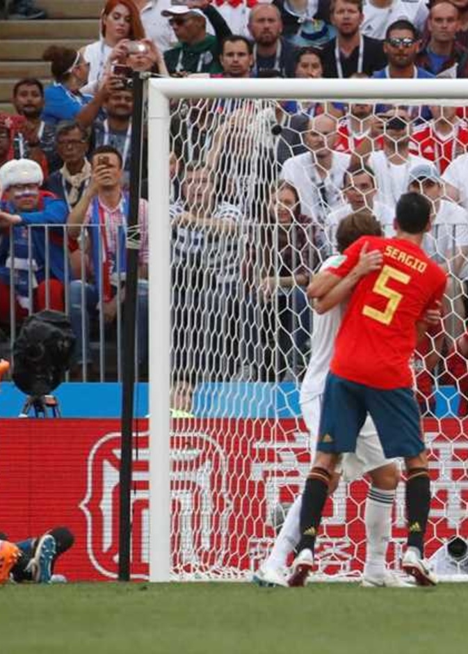 خطأ دفاعي تسبب بالهدف الأول لصالح إسبانيا