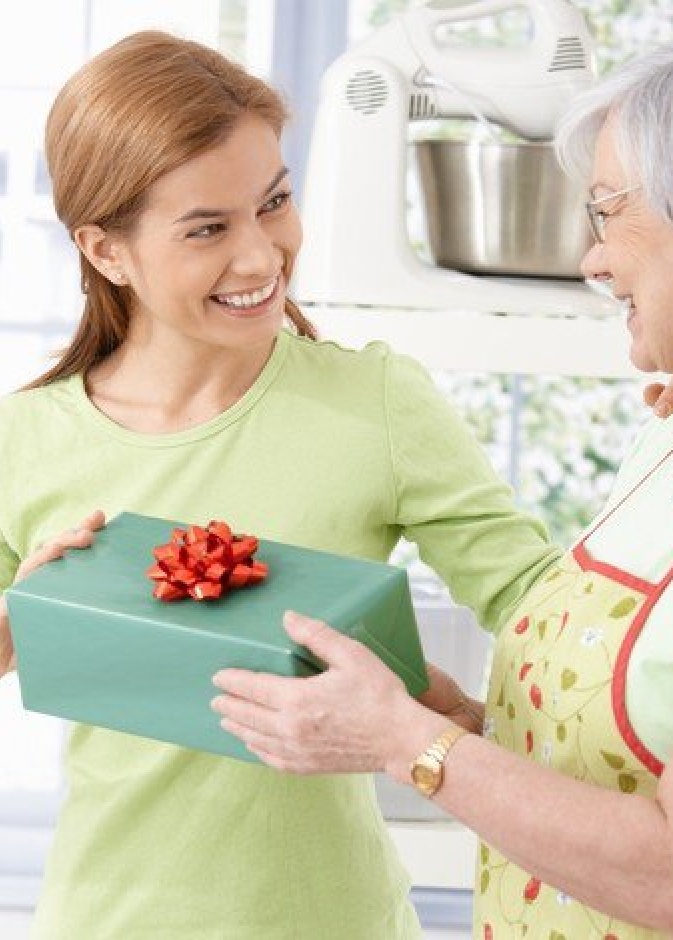 تعاملي مع حماتك بالمودة والحُسنى وكأنها امك الثانية