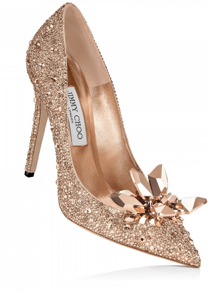 حذاء فخم و مسطح للعروس من مجموعة Jimmy Choo جيمي شو