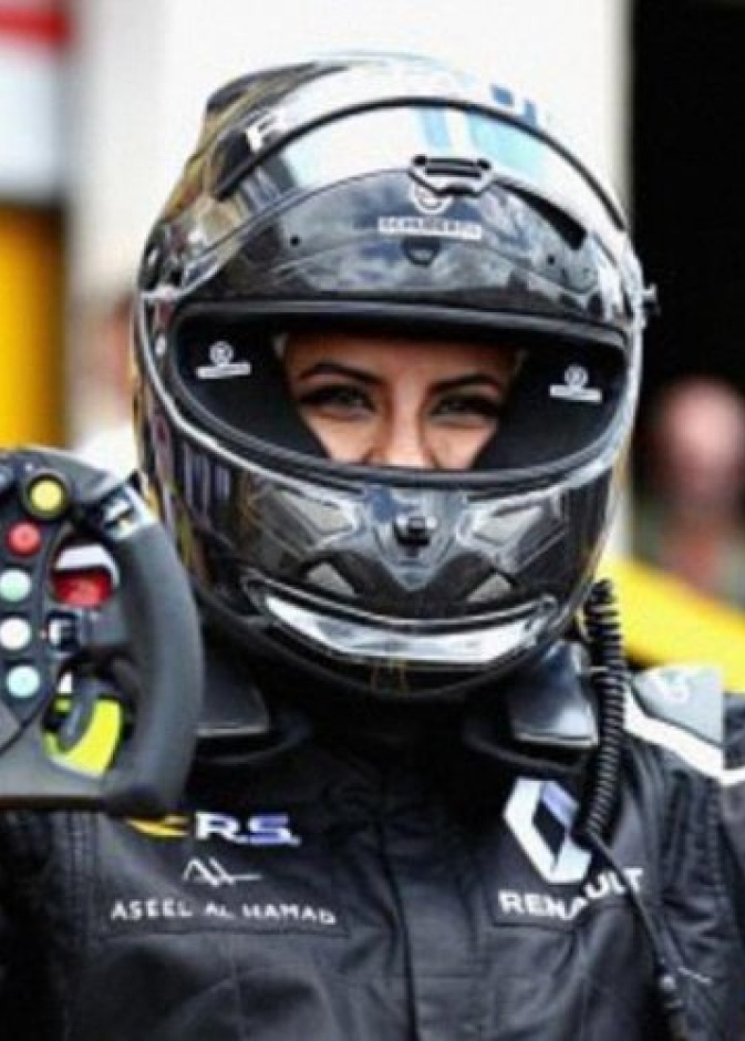  نجحت الفتاة العربية على مقارعة الرجال في اعتى الرياضيات الميكانيكية تطلباً