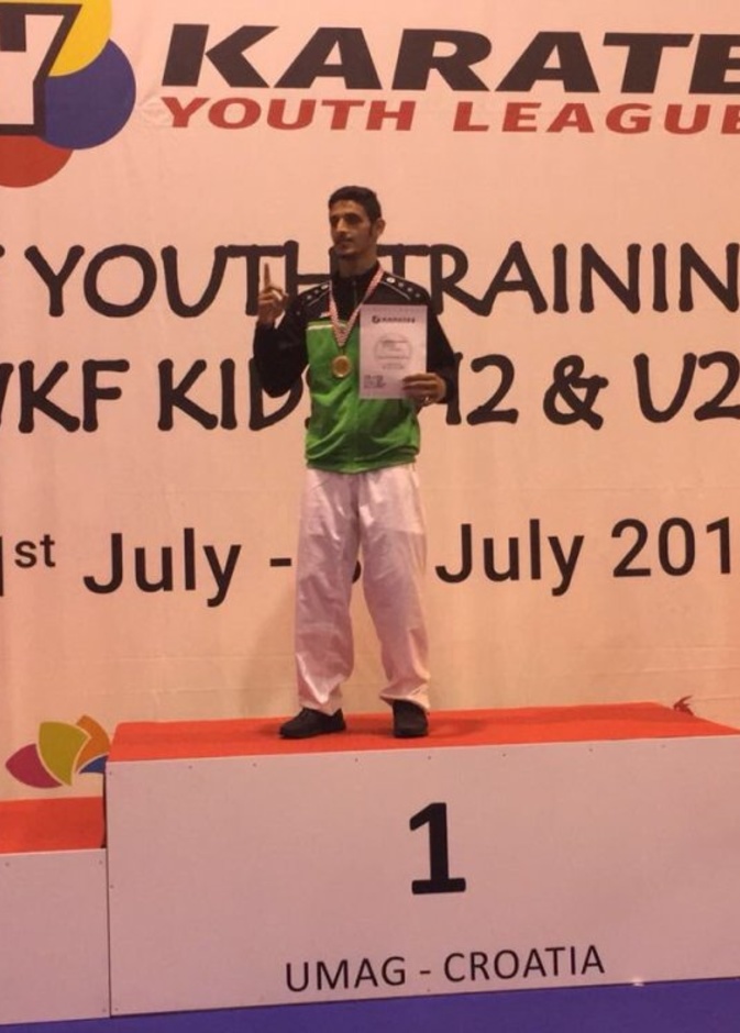  فاز أنس الزهراني بالميدالية البرونزية في منافسات القتال تحت وزن 50 كجم لدرجة البراعم