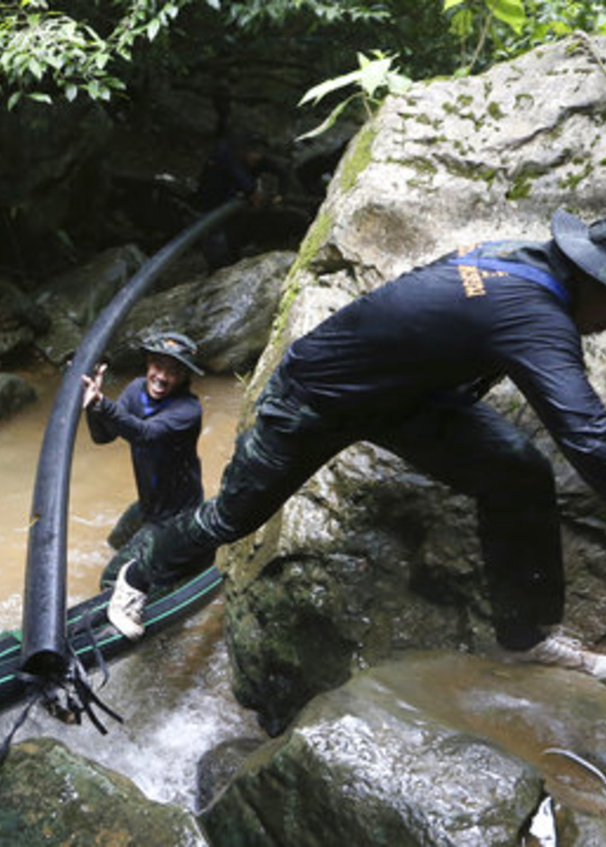 80 غواص من عدة دول شاركوا في عملية الإنقاذ