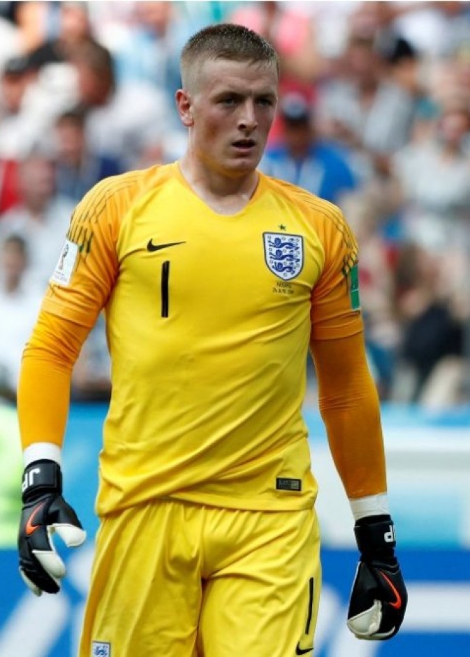 هو صاحب الفضل في تخطي بلاده للدور الثاني بعد أن انقذ مرماه من ركلة جزاء للمنتخب الكولومبي