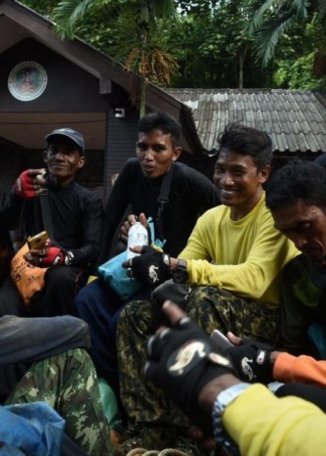 مخاوف من إصابة الأطفال التايلانديين بداء الكهف