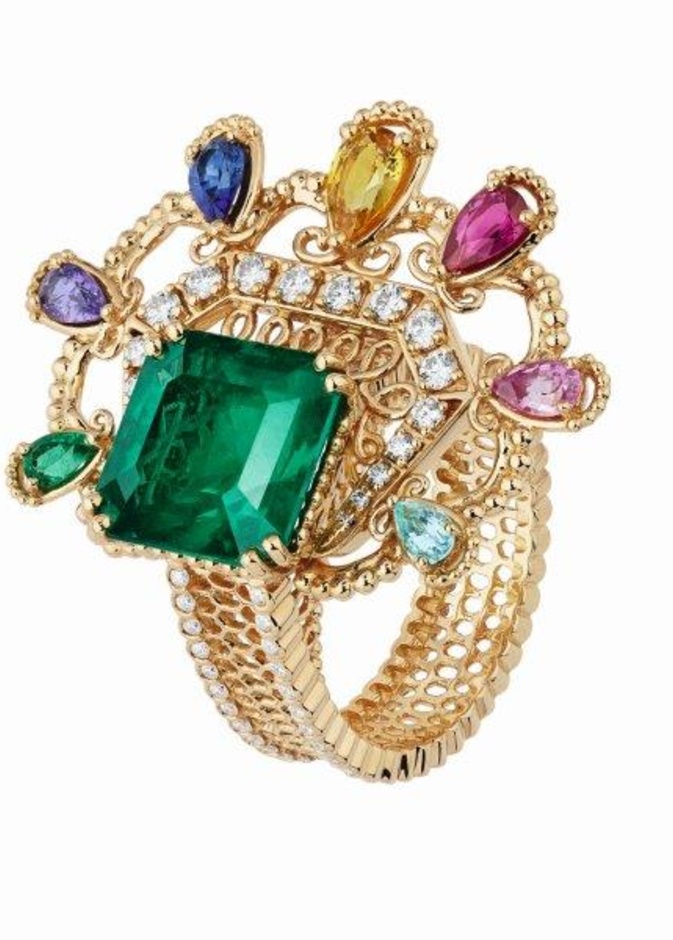 Dior Dior Dior.. كنوز في مجموعة مجوهرات مستوحاة من عالم التصاميم المترفة