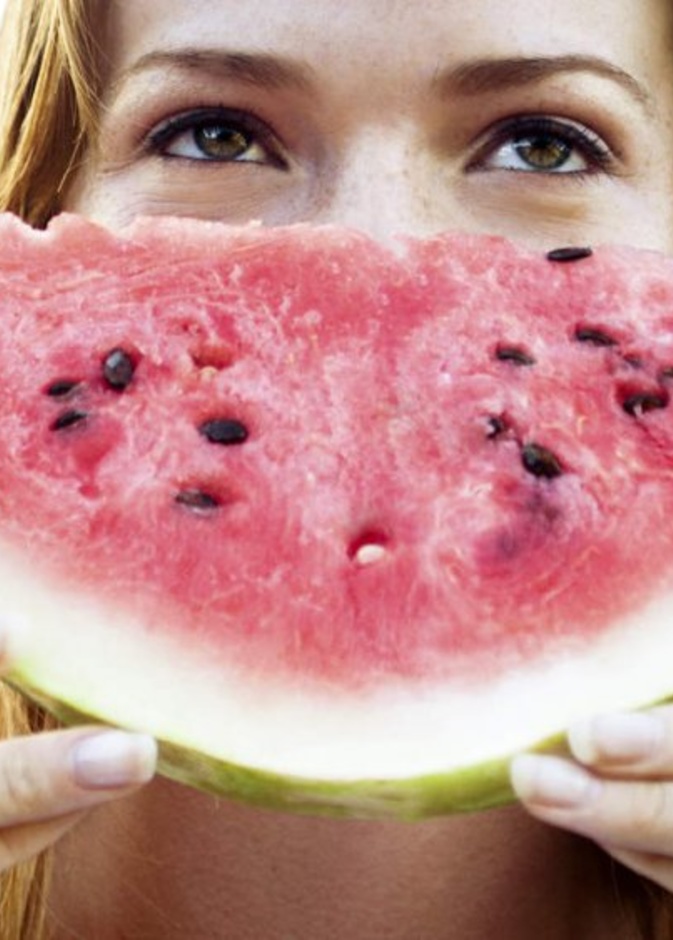 تناول البطيخ يساعدك لتخفيف الوزن و التخسيس