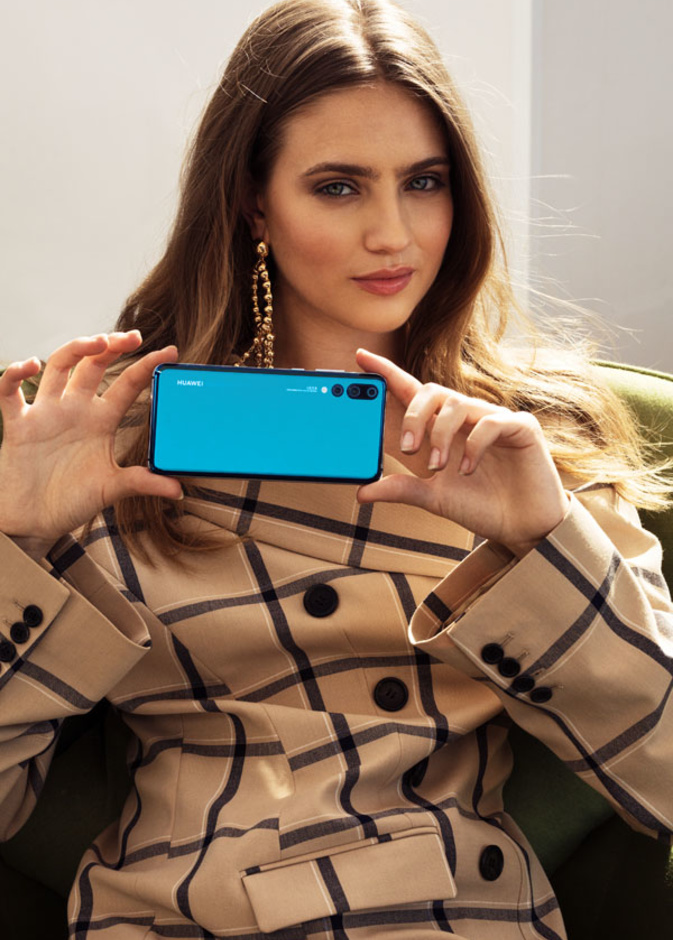 صورة 1 - هاتف HUAWEI P20 Pro