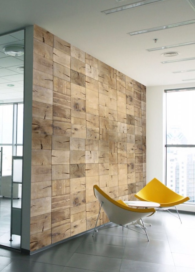 جدار غرفة نوم يتباهى بالتصميم المودرن وبجمال الخشب