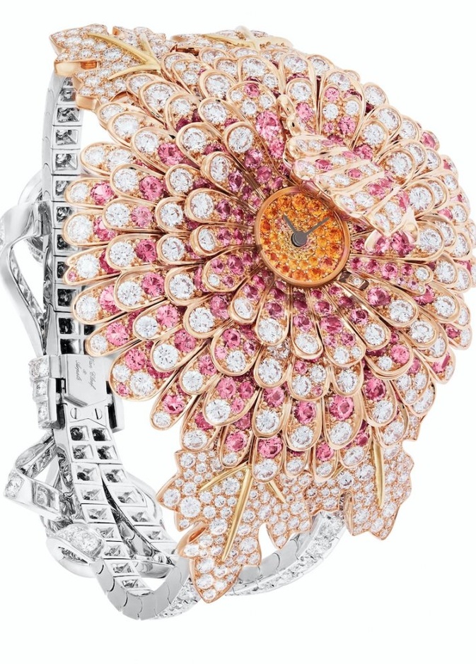 ساعة فان كليف آند أربلز من الياقوت الملون