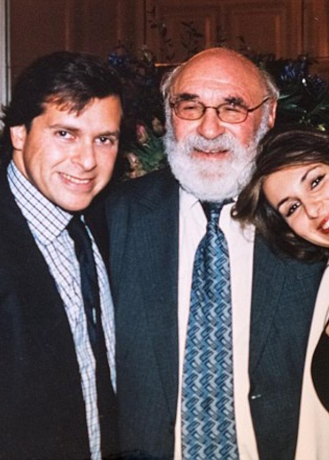 ماني ديفيدسون مع أولاده حين كانوا صغارا