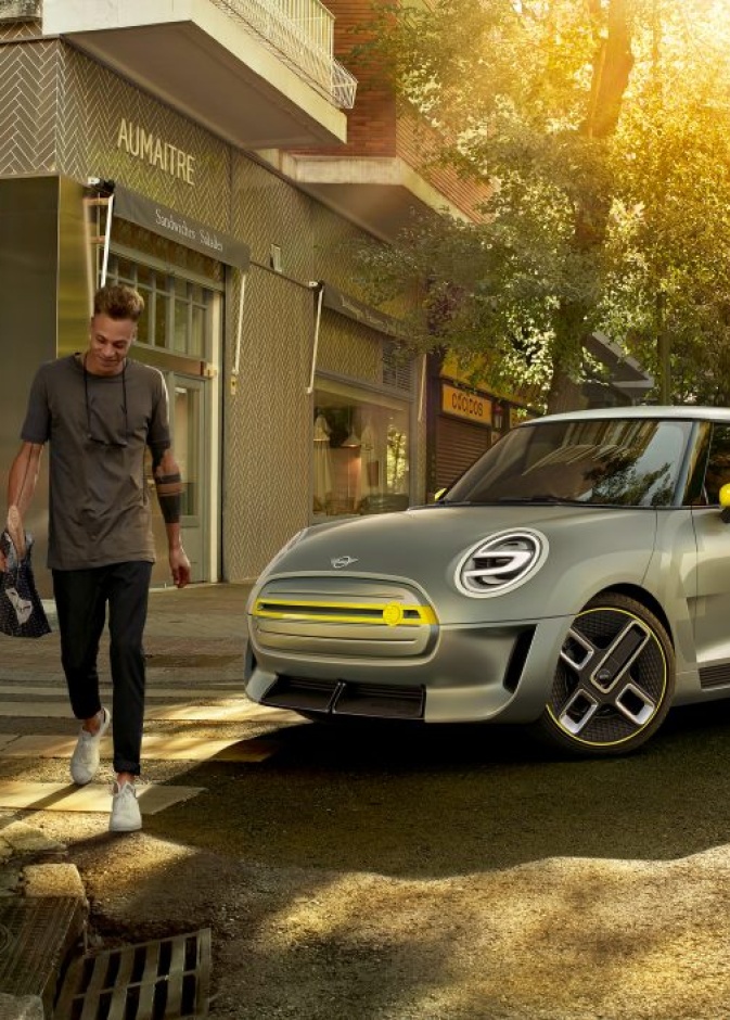 بي إم دبليو تكشف عن أول سيارة كهربائية من عائلة ميني 