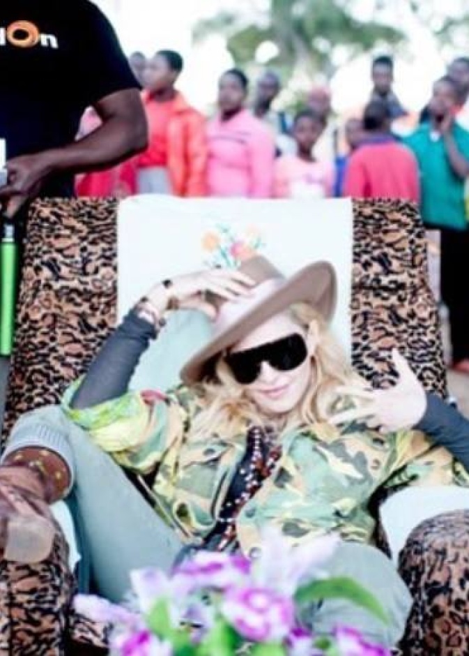 مادونا مستمتعة على طريقتها الخاصة في مالاوي بأفريقيا