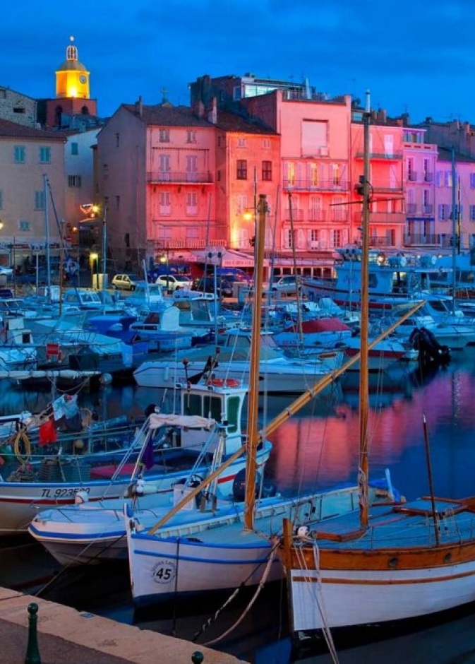 جزر المالديف والتي تعرف أيضا بأنها واحدة من الوجهات السياحية المفضلة لدى المشاهير والأثرياء