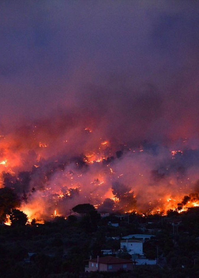 الحريق الذي ضرب اليونان هو الأسوأ منذ عشر سنوات