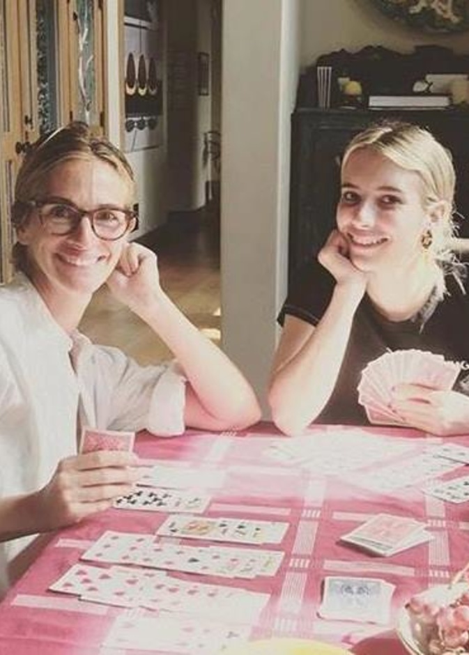 جوليا روبرتس تقضي عطلة نهاية أسبوع ممتعة مع صديقتها إيما روبرتس