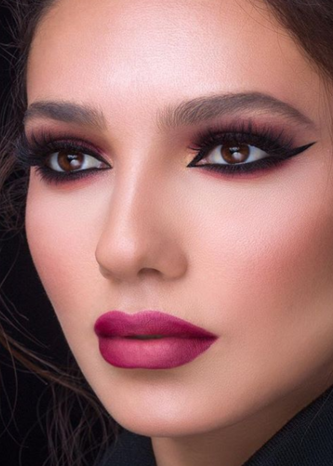 مكياج جميل مع لمسات الذهبي