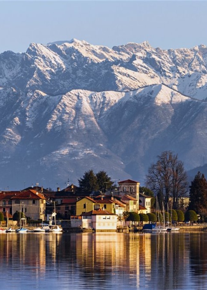 بحيرة لوغانو على الحدود الايطالية السويسرية لشهر عسل رومانسي بامتياز