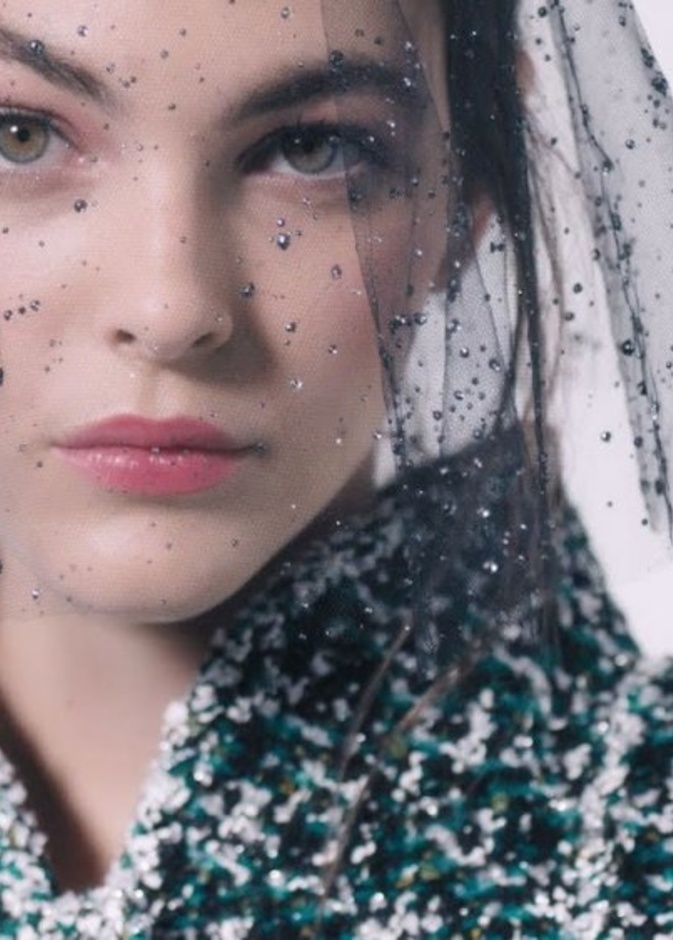 إستوحي مكياج عرسك المستقبلي من دار شانيل
