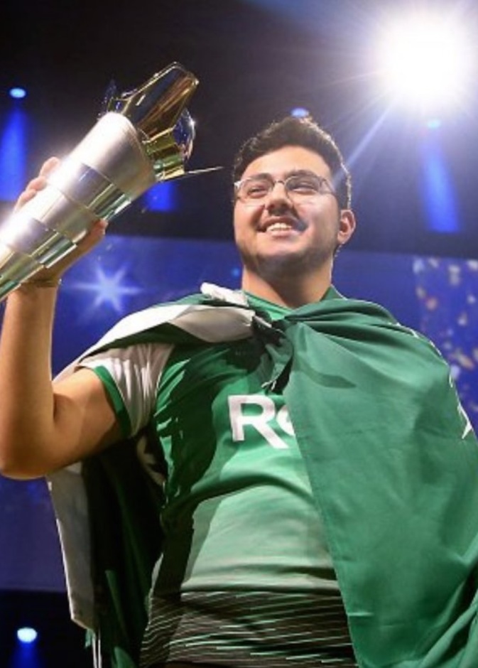 البطل الجديد لكأس العالم التفاعلية FIFA