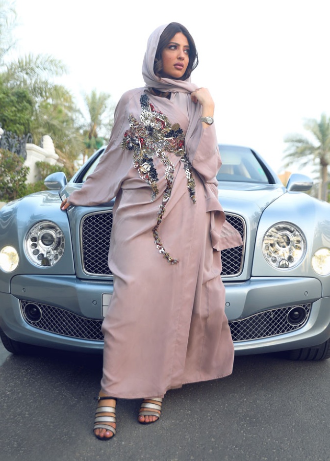 منسقة الأزياء سوسن القاض