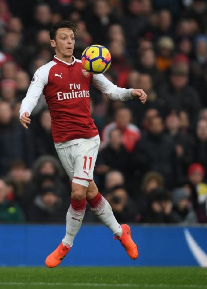  مسعود أوزيل يغرد باللغة العربية مهنئا السعودية