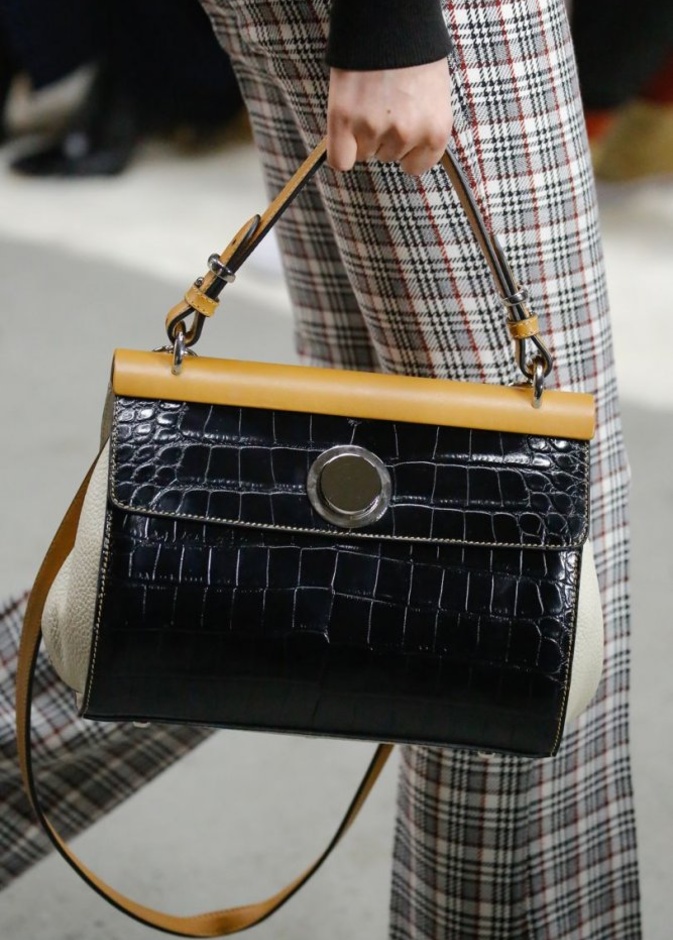 resized_Alexander Mcqueen حقيبة يد باللون الأخضر من