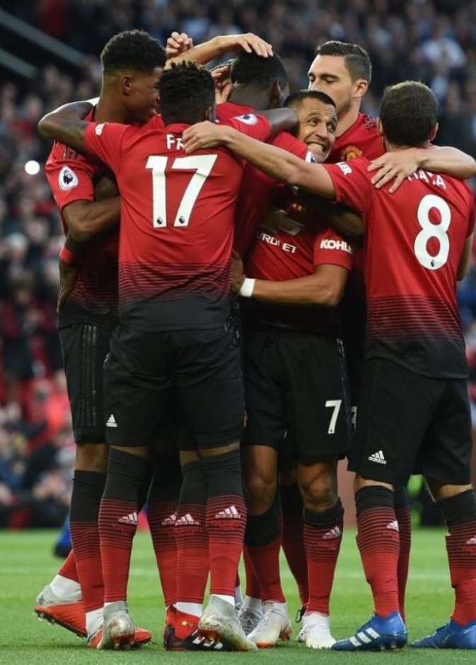 بول بوغبا يفتتح أهداف الدوري الإنجليزي هذا الموسم