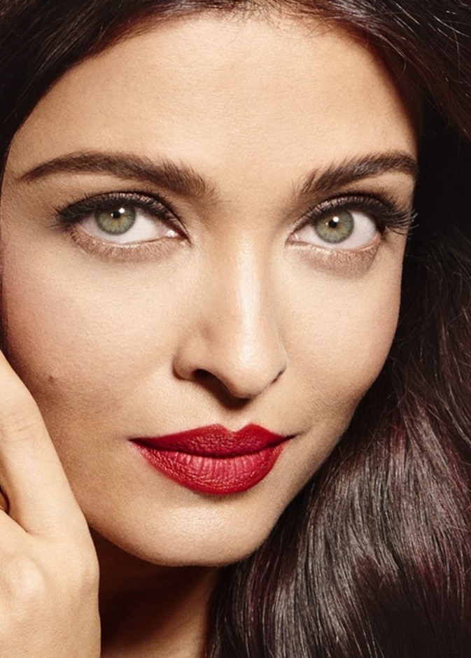 آيشواريا راي تعلمت مبكرا كيف تنظر إلى الايجابيات في حياتها