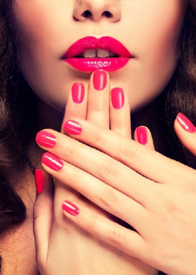 درجات الوردي الجذابة والأنثوية