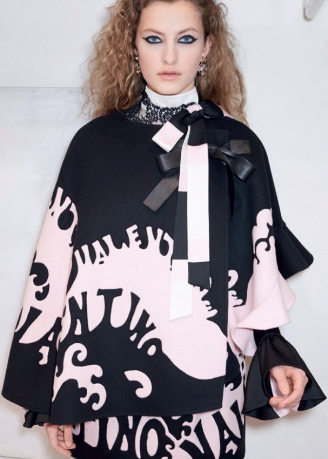 العودة الى صيحة الستينيات مع Valentino