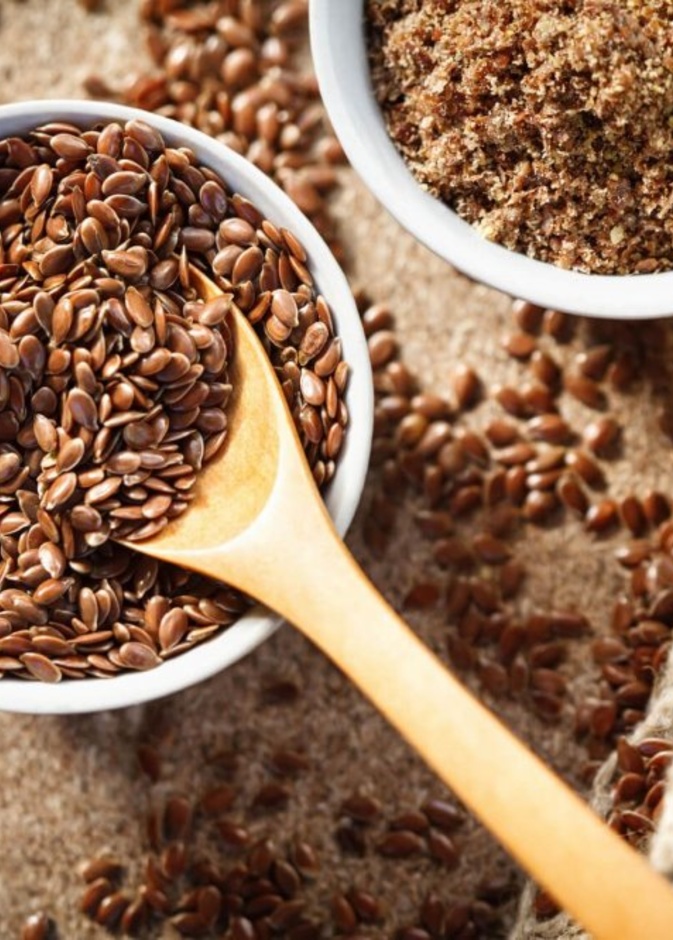 تساعد بذور الكتان على تخسيس وزن العروس ضمن حمية صحية متبعة من الطبيب المختص