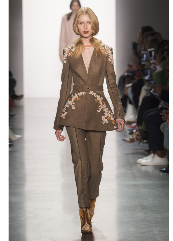 اللون البني احدث موضة ‏مع توب Derek Lam