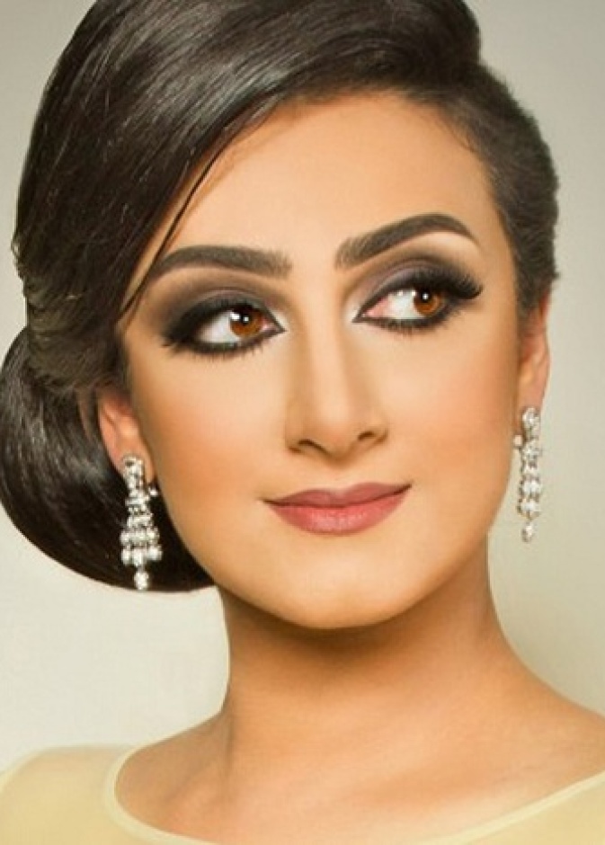 النجمة البحرينية هيفاء حسين
