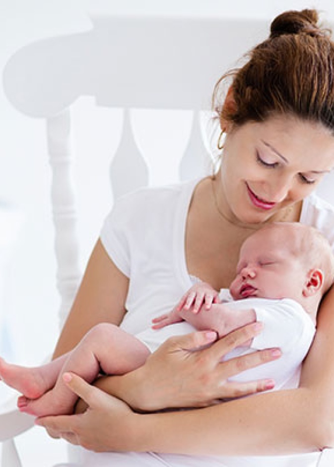 ممارسة الرياضة باعتدال وبصورة منتظمة يعزز من صحة الام خلال الرضاعة الطبيعية.